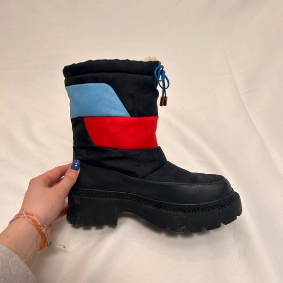 COACH WINTER BOOTS! - Picture 9 of 11
